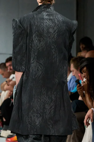 Look 63